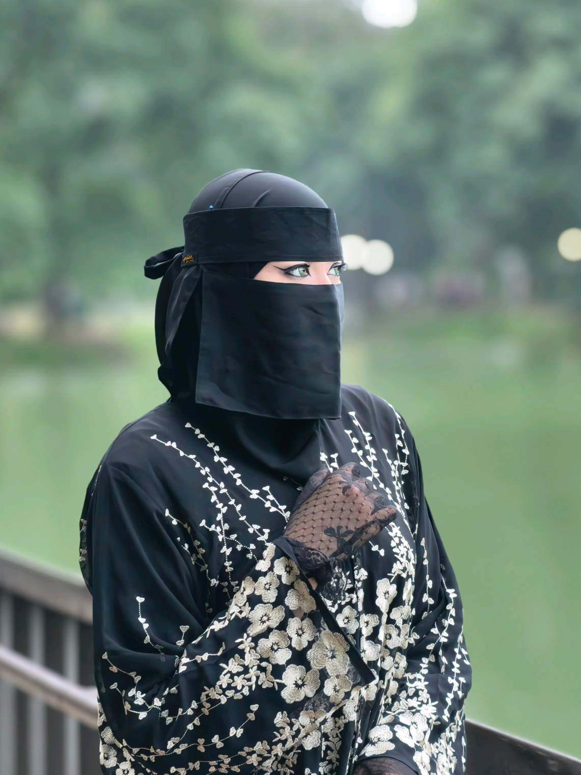 বল তো  এটা কোথায় ??  #hijabigirl  #sadiaafrin #modestfashion #abayastyle #foryoyu 