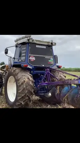 สมัยยังไม่ได้ใส่ลำโพงครับ #ford8210 #8210จอมพลัง 