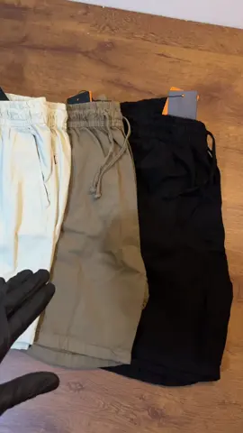 🔥 O short mais vendido da Shopee tá de volta! 😱 Feito em sarja legítima 100% algodão peletizado, esse é o famoso Mauricinho Premium — conforto, estilo e qualidade de fábrica que dominou o app! 👊 💥 OFERTA RELÂMPAGO só pra quem tá vendo esse vídeo! Se acabou, acabou mesmo — garante o teu antes que suba o preço! 🚀 • • • #bermuda #playboy #roupamasculina #tiktokshop #fypage 