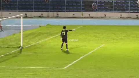 ခိုရာပတ်တို့ကတော့ထုံးစံအတိုင်းဘဲဂိုးလဲဖမ်းတယ်ကိုယ်တိုင်လည်းဝင်ကန်တယ်🤓 #ohmnanon #nanon_korapat #football #nanon #fyp 