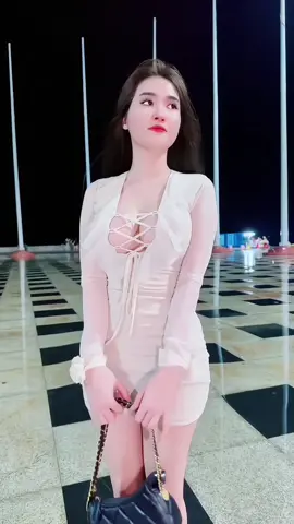 Khoái cái đầm ck mua ghiaaaa🥰
