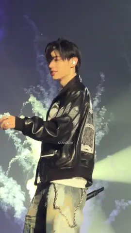 pretty handsome park sunghoon sooo fine 🧎🏻‍♀️ #sunghoon #enhypen #sectorK #fancam #engene 