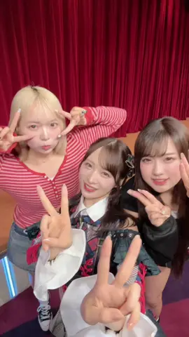 可愛い振りを作ってくださった @一生友子 のお2人と👭🏻💓 劇場観に来てくださり ありがとうございました！🥰 明るくて可愛かったなぁぁ〜！ #一生友子　さん #akb48 #小栗有以