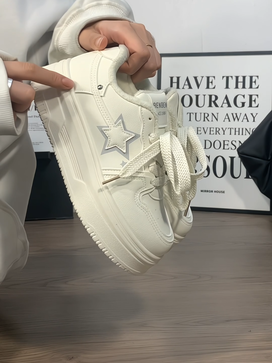 Giày thể thao trắng ngôi sao #giaynu #giaynuxinh #giaydep #giayxinh #giaythethaonu 