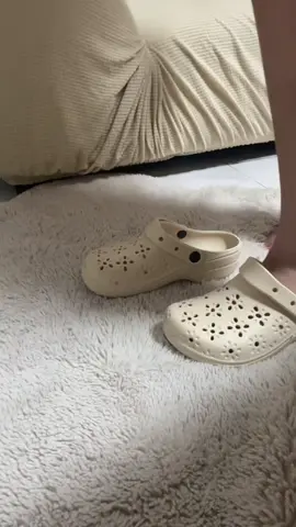 SOOLIFE New Clogs For Women Original Sandals Classic Floral Cutout EVA...#flowerdesign#sulit #pangmalakasan #tiktokafliatemarketingbeginner 