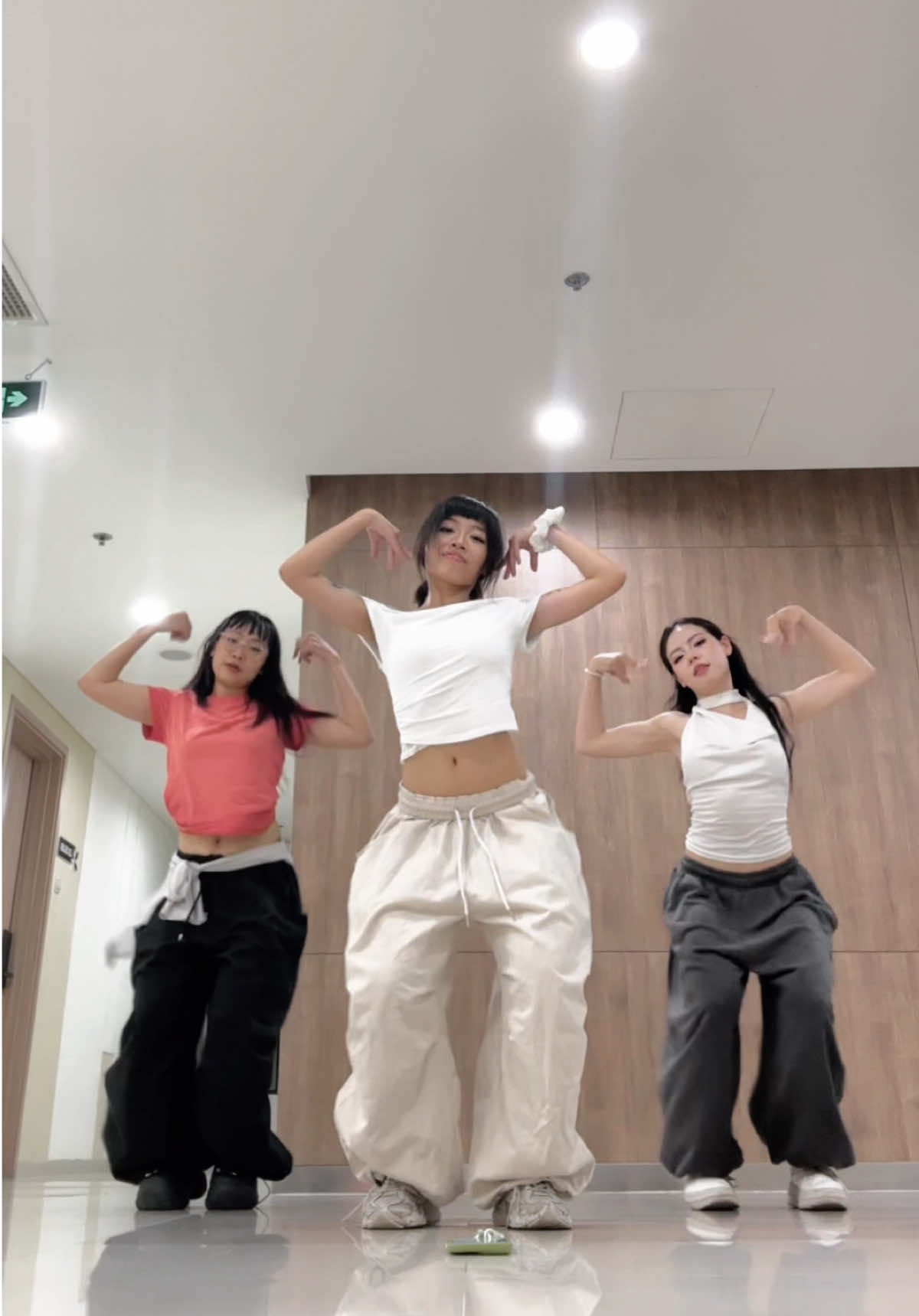 KIỆT TÁC cùng chị em @hnhun @Ai Díttt (Iris) | 👩🏻‍🍳: me  #spacexdancegroup 