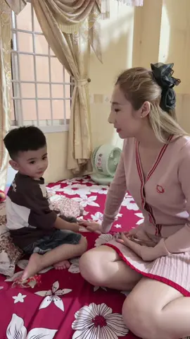 Hun mà sợ trúng lỗ mũi bà mợ nên nhẹ nhàng lắm#nguyenhuynhnhu #xuhuong 