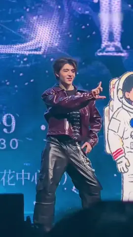 ไม่ลงคลิปเต้นนึกว่าเต้นไม่ได้ พอ random dance มาเต้นได้ทุกเพลง  #แพทริค #PatrickFinkler #เต้นเพลงฮิต #เทรนด์วันนี้tiktok #เต้นเพลงจีน 