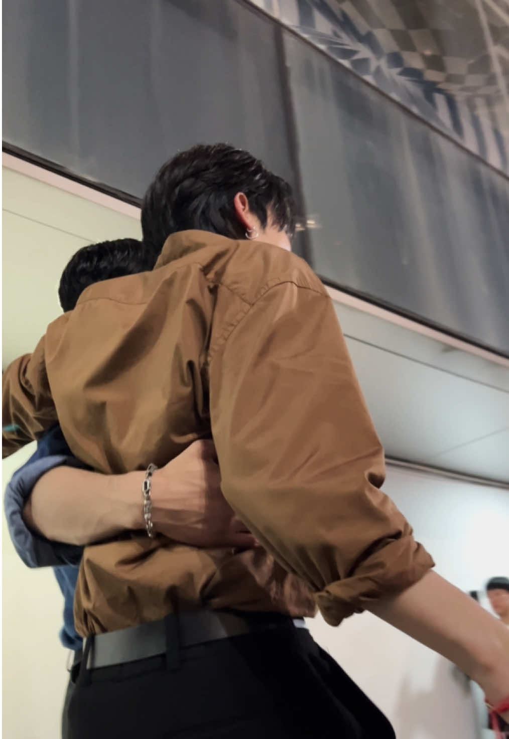 โอบกันไปเลยจ้ะ 🖤 #เพิร์ธแซนต้า #PerthSanta #KDPPE #Santapp @PERTHPPE @Santa 