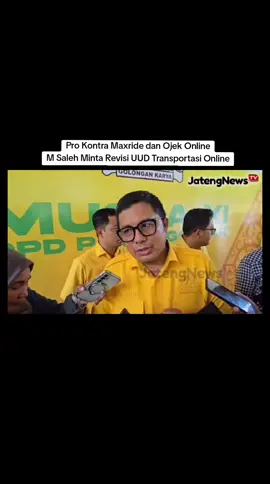 KARANGANYAR, Jatengnews.id - Wakil Ketua DPRD Jawa Tengan Muhammad Saleh, mendesak agar regulasi transportasi segera direvisi. Penegasan tersebut disampaikan Muhammad Saleh usai menghadiri Musda ke XI DPD Partai Golkar Karanganyar pada Sabtu (18/10/2025). Politisi Partai Golkar tersebut menjelaskan, Undang-Undang Lalu Lintas dan Angkutan Jalan (LLAJ) yang masih berlaku saat ini menyebutkan, bahwa sepeda motor tidak termasuk sarana angkutan umum.  Sepeda motor termasuk Maxride dalam aturan tersebut, tidak termasuk alat transportasi umum. Informasi selengkapnya bisa kunjungi website Jatengnews.id #golkar #jateng #saleh #transportasionline #revisi 