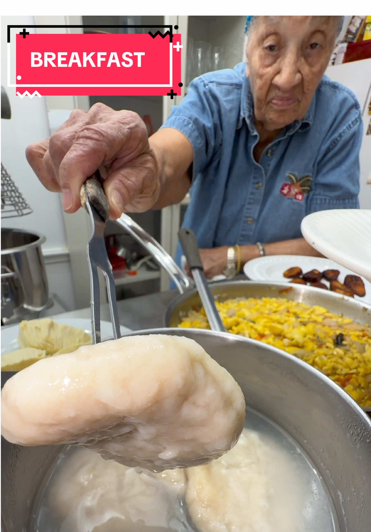 This is a traditional Jamaican breakfast #breakfast#jamaica#grandma#jamaicantiktok#jamaicantiktok🇯🇲viral@chinfamilyfromjamaica