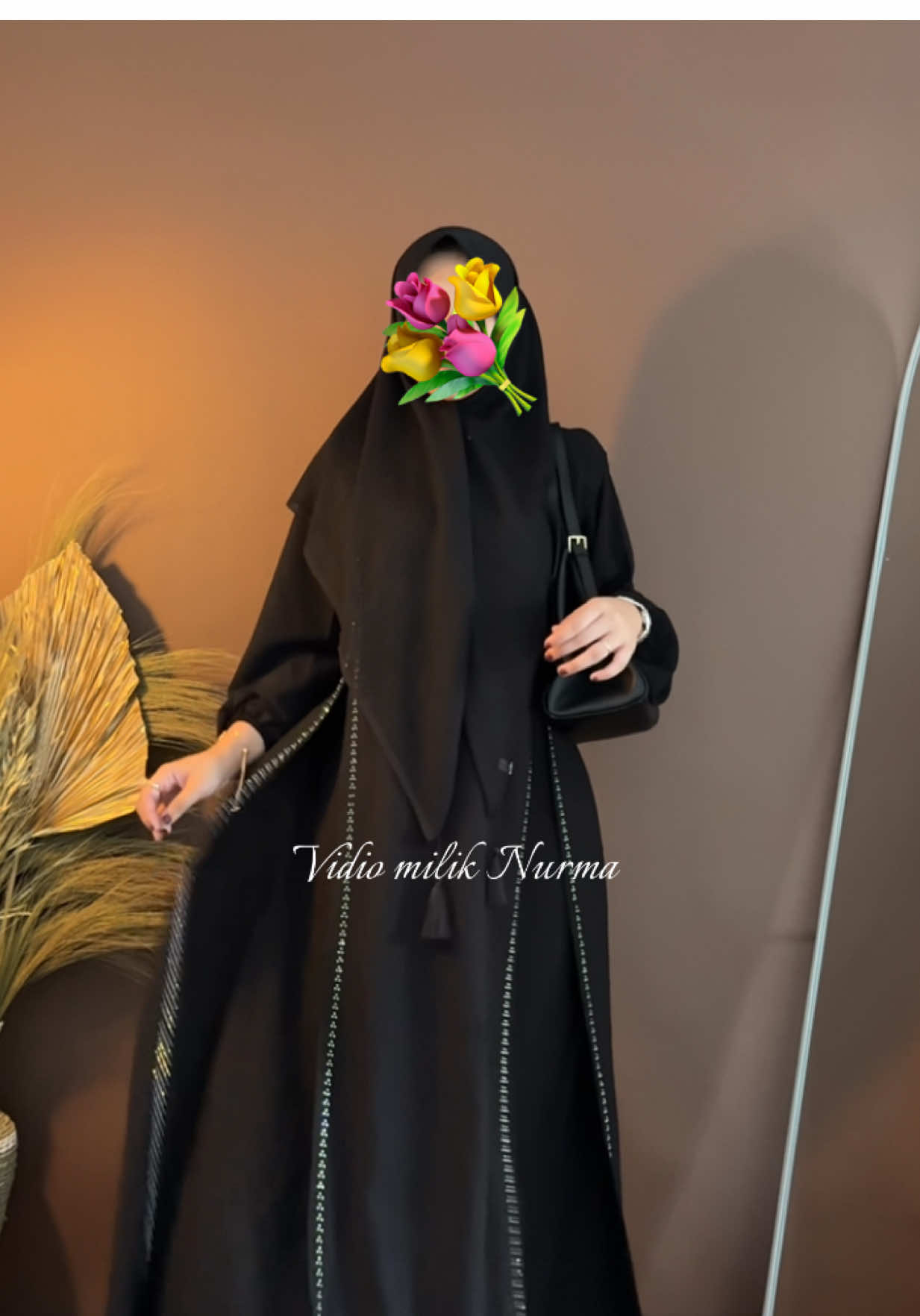 MasaAllah😍🤏🏻🖤🖤🖤🖤#gamiskekinian #gamiscantik #abayastyle #abayafashion 