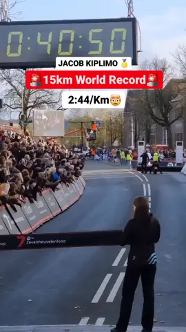 🚨 Jacob Kiplimo blazing through with a 15K WORLD RECORD — unstoppable pace! 🏆 Follow @runningalliance for more! Via nnzevenheuvelenloop #worldrecord #fastfeet #marathontraining #runnersworld