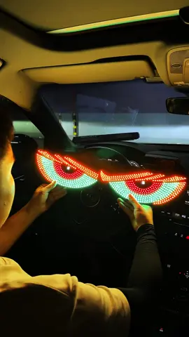 ¿Quieres que tu vehículo tenga el aura de protagonista? Estas luces de ojo de diablo son la respuesta. Cuando se encienden, la presencia estalla instantáneamente. Funcionan en coches y camiones, el vendedor envía gratuitamente directamente a tu casa#car #buenfinentiktokshop #fyp #cardecor #carccessories 