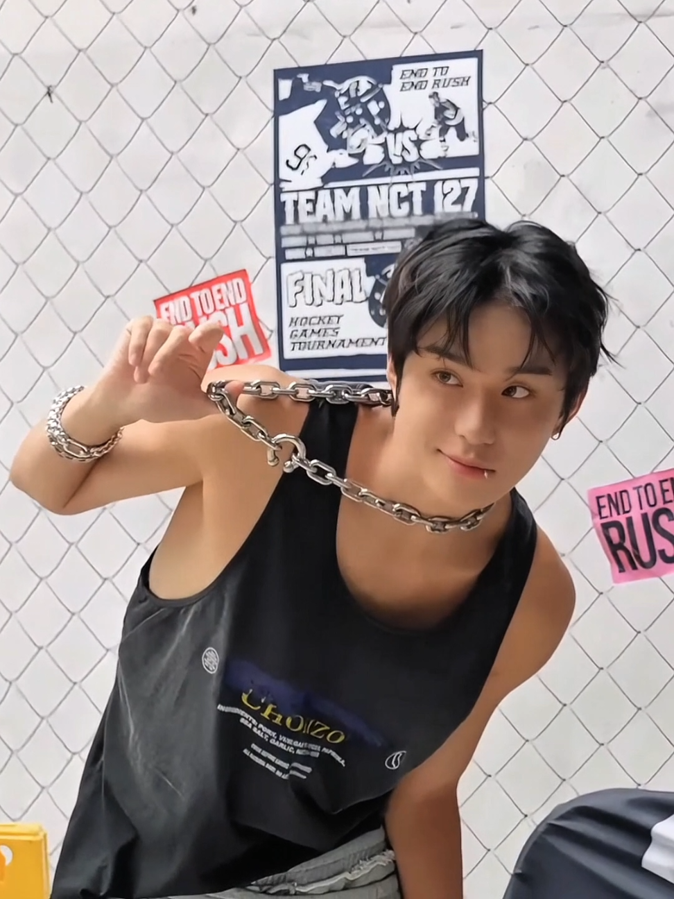 omg his tan skin #jungwoo #nct127 