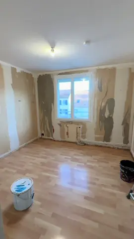 Alors selon toi, ça a coûté combien? #travaux #artisan #peinture #chantier 