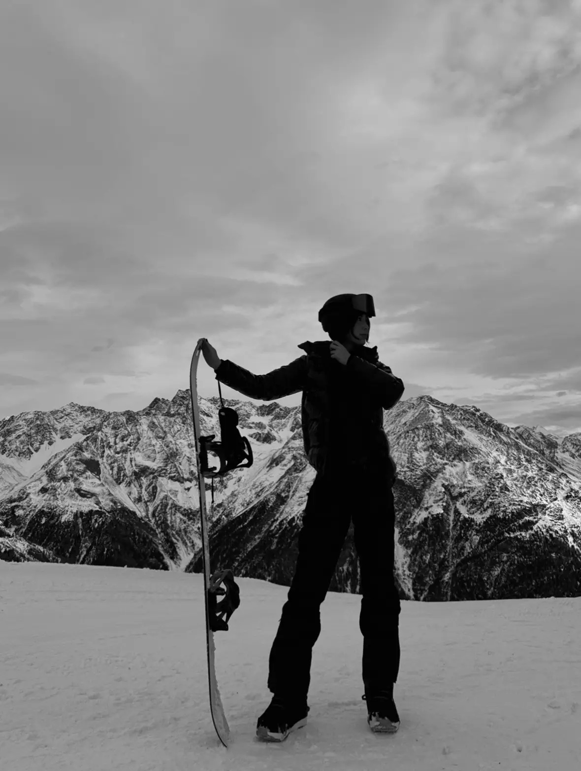 your snowboard pic inspo for this ski season