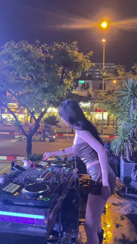 DJ Sun on the mix 🚀🚀🚀 #TikTokAwardsVN #303GardenStation #phamvandonggovap #tohopgiaitri 