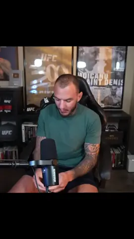 Calvo se irrita com card do Canadá #fy #UFC #renatomoicano #entretenimiento 