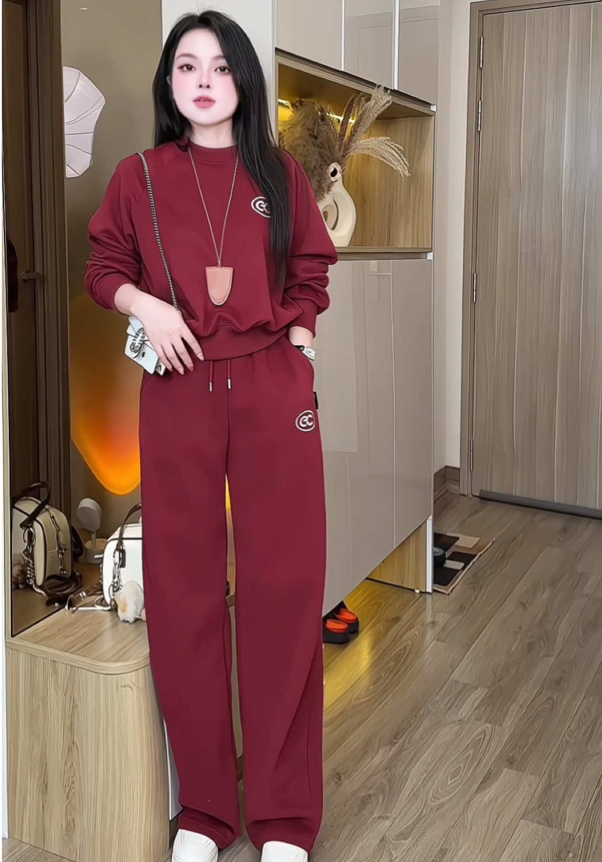 Set bộ nỉ Ecochic thêu cao cấp đi chơi dạo phố xinh xỉu đang được trợ giá tranh thủ hốt #setbothethao #setboni #setthethao #ecochic #setboninu 