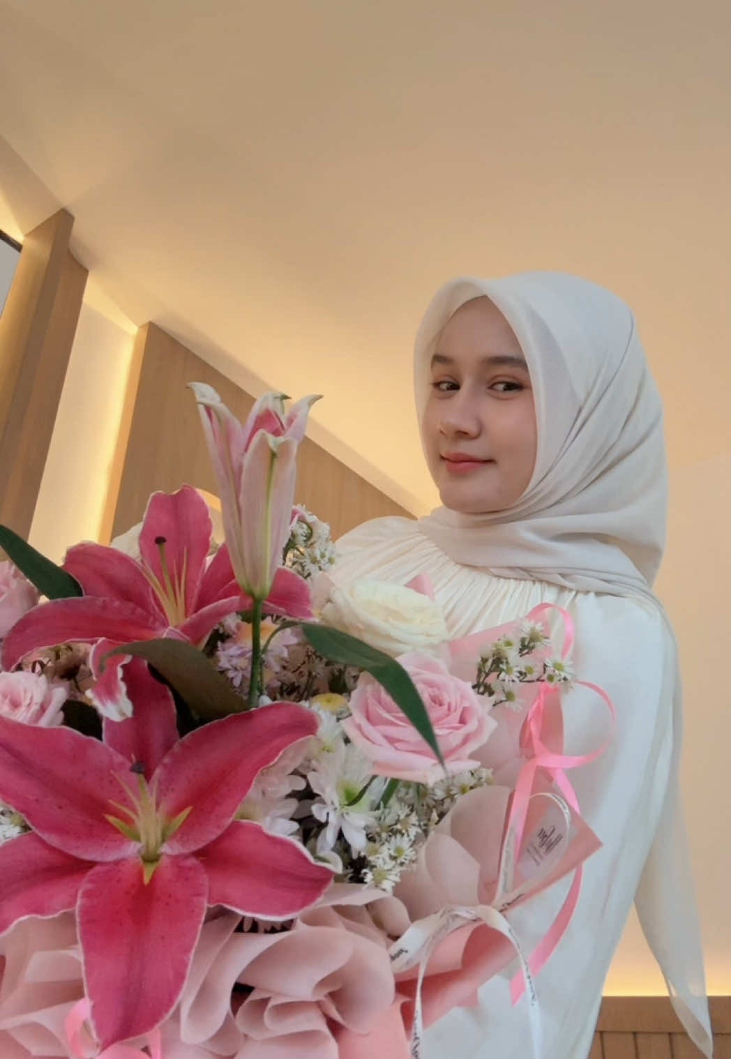 my first ever lily, happy 25 💐
