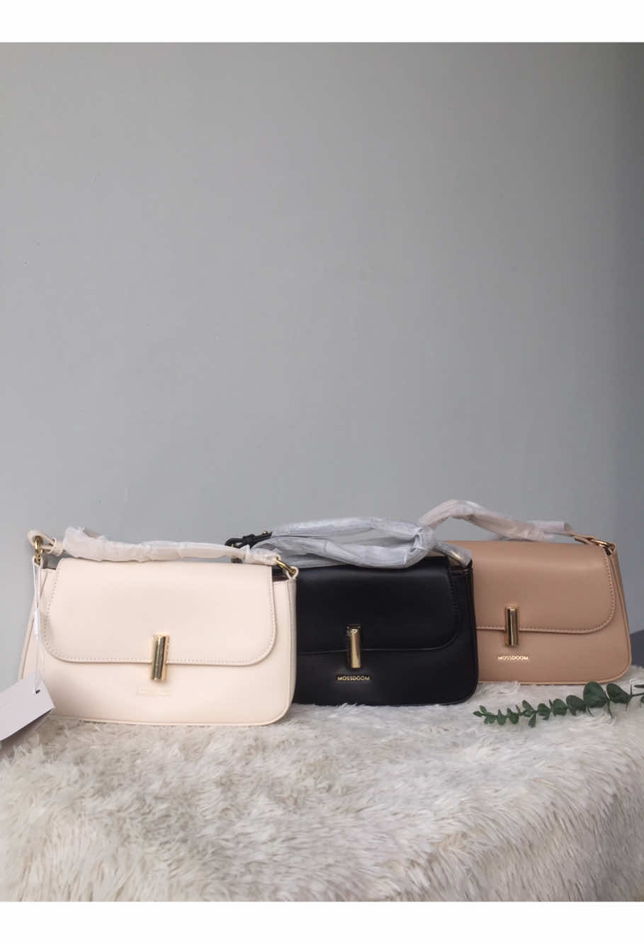 အရမ်းလှတဲ့ Mossdoom က shoulder bag အလှလေး Baleerie 😙💕 Instock လေးရပါပြီရှင့်  7️⃣4️⃣0️⃣0️⃣0️⃣ks  YGN/MDY/NPT အိမ်ရောက်ငွေချေရပါတယ် ကျန်မြို့များ Prepaid ပါရှင့် #peaceandpeach #fyp #bkkbag #mossdoom #mossdoombag 