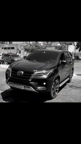 . . . . . . #sw4 #hilux #hiluxsurf #sw4hilux #sw4life   