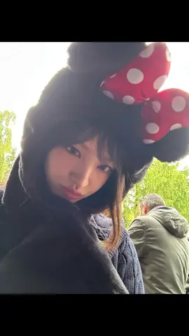 girlfriend date in Disneyland be like 🫠🤭😌💕 #Liz #リズ #리즈 #ive #fyp 