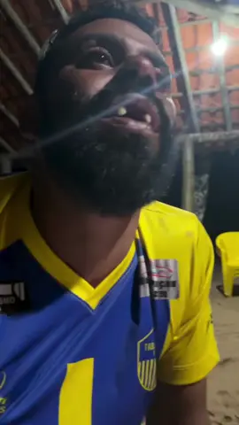 O clima esquentou 😂 Jajá tá mordido porque o Taissim começou a chamar ele de Drácula 🧛‍♂️🌙 A turma não aguenta de rir 🤣