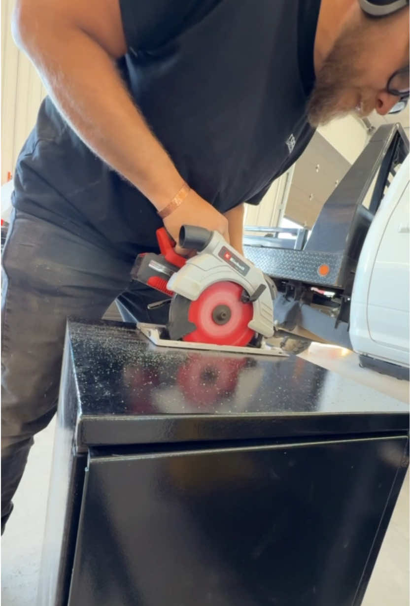 Time to add some tool boxes to the flat deck. To get max tool storage space I bought boxes that needed to be customized for fit around mounts on the frame so @WayneDick did a killer job and got the @Einhell Canada saw with a metal blade and sliced out the section that needed customizing and then fit and welded it back together with the @Miller Welders Official from @Banditos 👍 