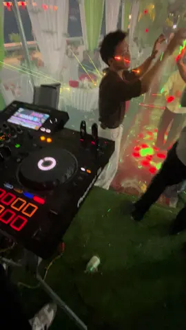 Âm thanh bận hơn cả DJ 😆😆