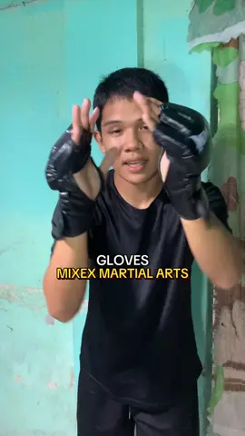 Replying to @Nhel dwayne Diwa 2 pcs po or dalawang piraso na po ang dadating sa mma gloves natin #mmagloves #boxinggloves #grapplinggloves #mixedmartialarts #glovescombatgear 