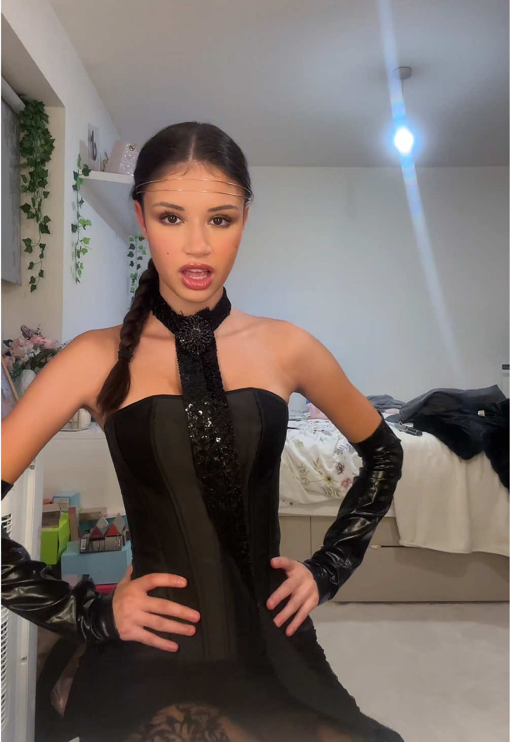 Who am I? 🙈 #halloween #starwars #padme #halloweencostume #padmeamidala 