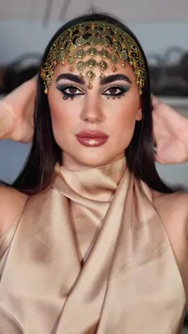 Cleopatra makeup tutorial!! Halloween edition part I #cleopatramakeup #halloweenmakeup #makeuptutorial #parati 