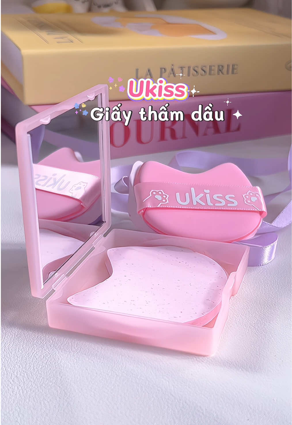 Giấy thấm dầu của nhà Ukiss siuu tiện lợi nè, kèm mút và gương luôn á mấy mom 🌸 #ukiss #Ukisscosmetic #ukissgiaythamdau #giaythamdauukiss #giaythamdaudamat 