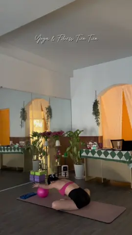 🌷 yoga dạy ta mềm mại như  hơi thở không tranh, không giữ chỉ thuận theo .... 🌷 