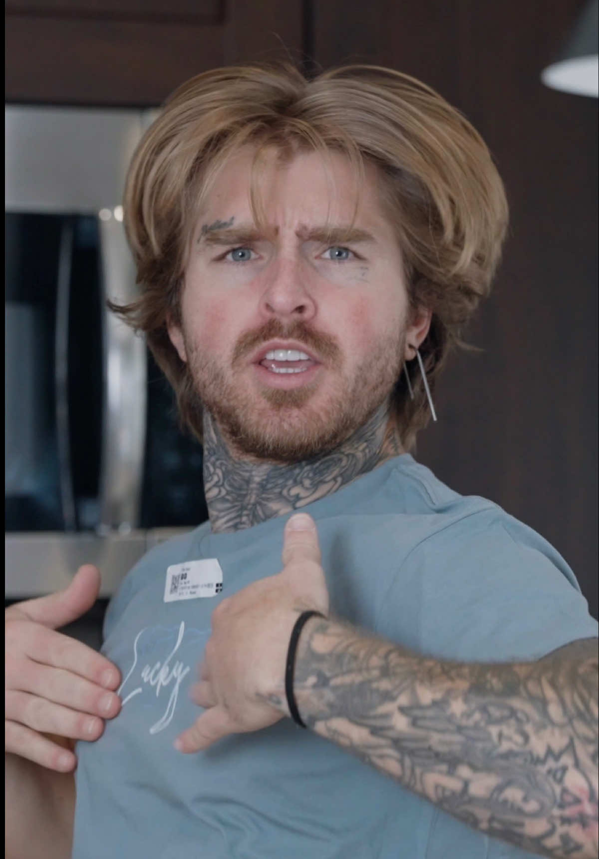 Don’t lie you dance in the kitchen like this too 🤣