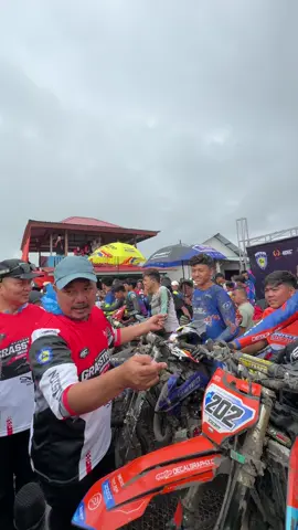 Bupati kerinci menyapa para rider 