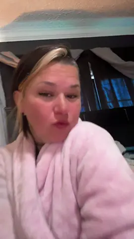 I’m sos ick and I got so much todo today!!! 