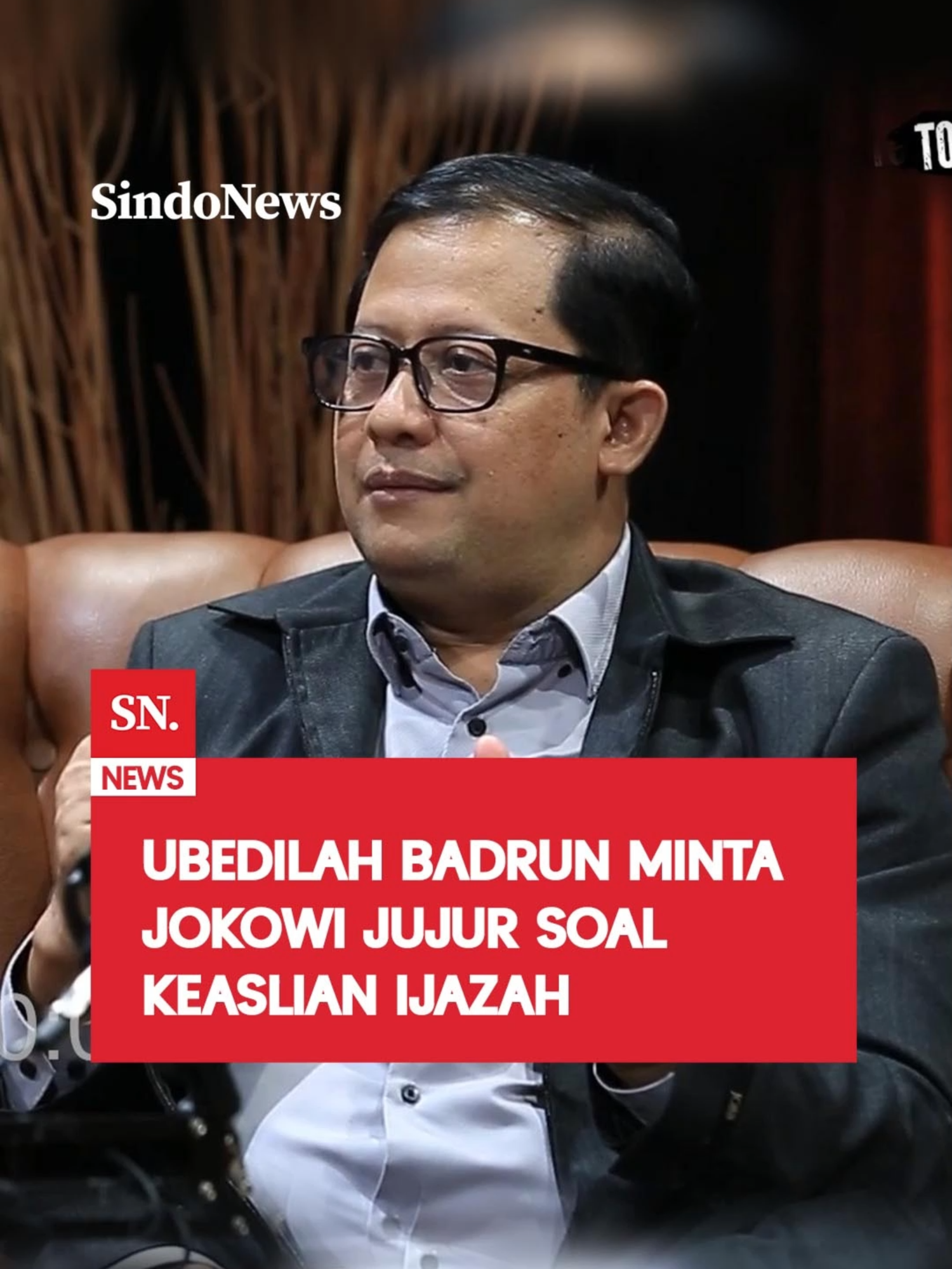 Analis sosial politik UNJ, Ubedilah Badrun menilai polemik keaslian ijazah mantan Presiden Joko Widodo (Jokowi) sudah saatnya dijelaskan secara terbuka kepada publik. Menurutnya, isu ini telah menjadi perkara publik karena menyangkut figur yang pernah menjabat sebagai wali kota, gubernur, hingga presiden. Ia menegaskan, masyarakat berhak mengetahui kebenaran dokumen tersebut. ⠀ 