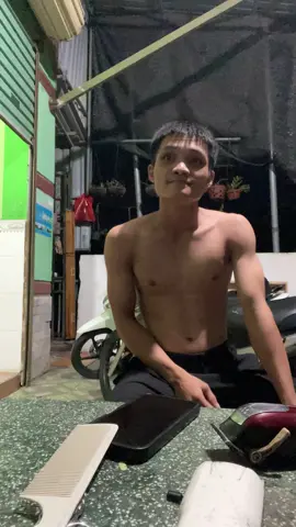 cắt tóc tại gia với giá …$ #barber #fyp #thotocgenz 
