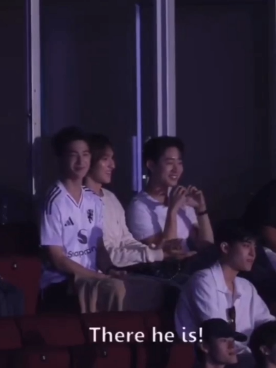 For sure they also miss thamepo as much as we do 🥹✨ #lyknduskanddawnconcertd2 #thameposeries #williamest #thamepo #lykn 