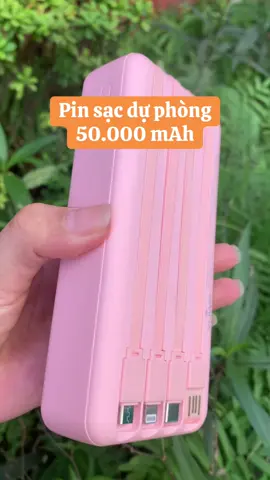 📗 Pin sạc dự phòng 50.000mAh – dung lượng cực lớn, thiết kế thông minh: ✔️ Tích hợp sẵn 4 dây cáp ✔️ Sạc nhanh 20W cho cả iPhone & Android ✔️ Sạc cùng lúc 6 thiết bị ✔️ Màn hình LED, dây đeo tiện lợi 👉 Giải pháp năng lượng gọn nhẹ, an toàn khi mang đi bất cứ đâu. #sacduphong #pin50000mah #sacnhanh20w #phukiencongnghe 