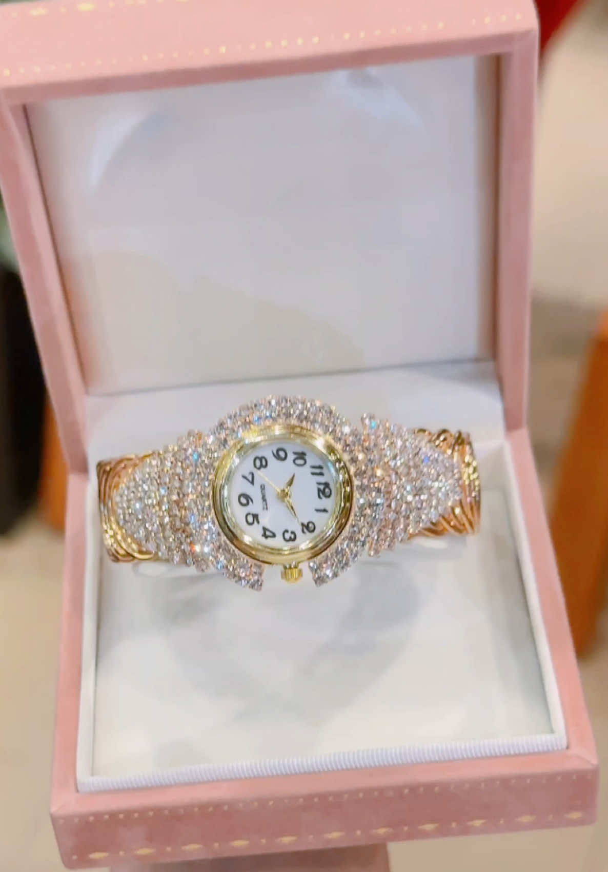 Đẹp lắm luôn!!! Trên video đẹp 9 thì ở ngoài đẹp 10 luôn , ở ngoài lấp lánh lắm #trendingtiktok #donghodep #xuhuongtiktok #hani #xuhuong 