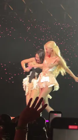 chaennieeeeeee day1😭😭😭😭😭 #chaennie #rose #jennie #BLACKPINK #BornPinkInKaohsiung 