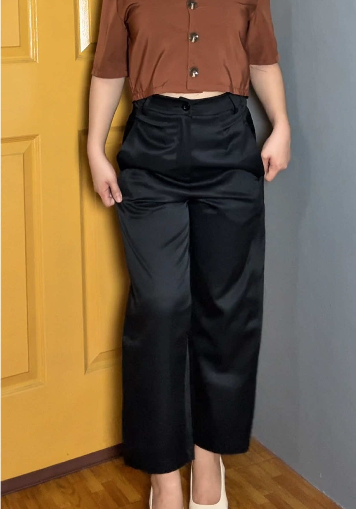 wide leg pants na perfect length for 4’11 girlies  #pants #widelegpants #trousersoutfit #huilishi #huilishitrouser 
