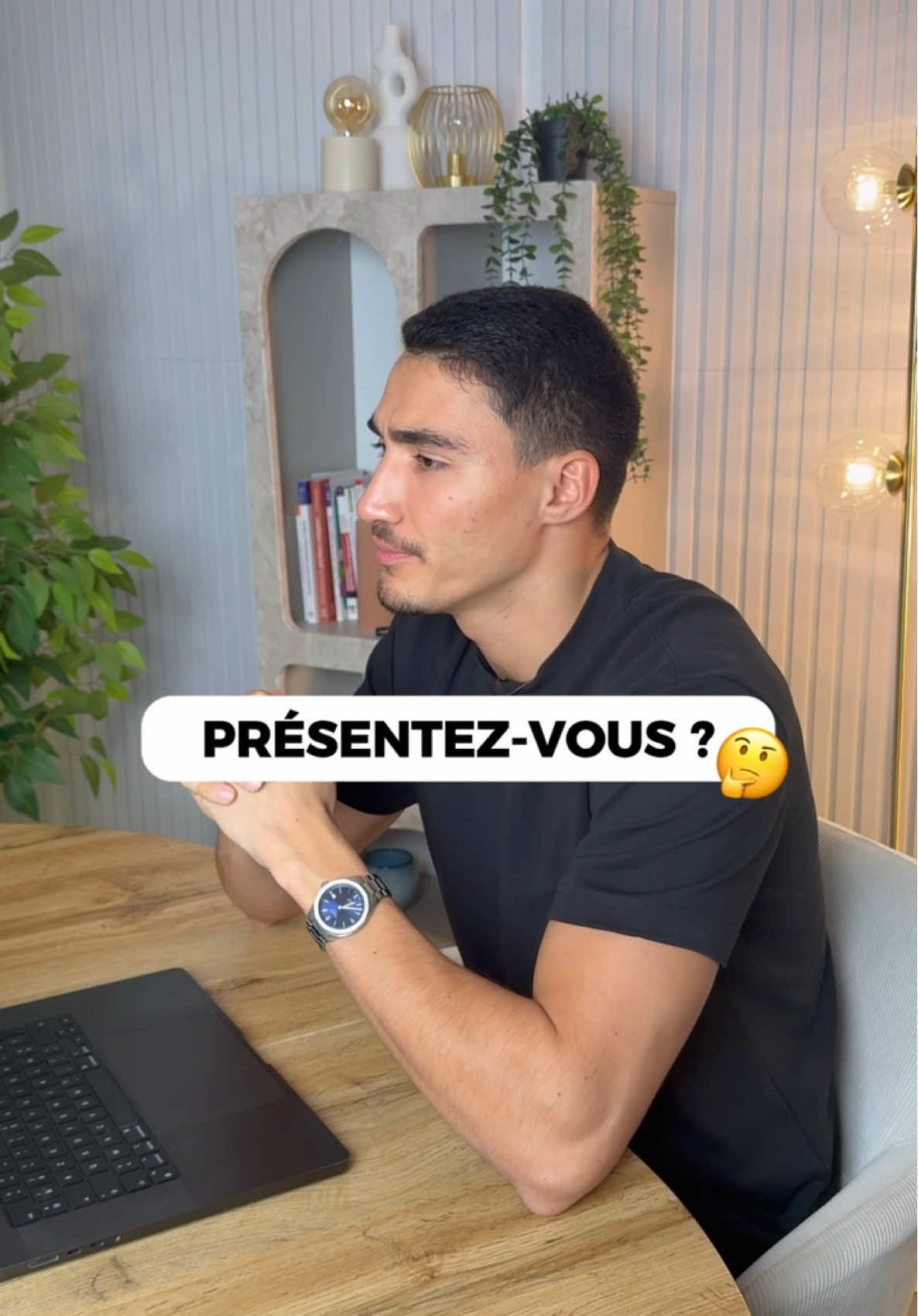 Présentez-vous ? 🤔 Comment bien répondre et réussir son entretien 🚀✅   #enmodeetudiant #entretien #stage #alternance #universite 