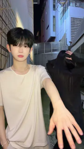DON’T LOOK @🐰ྀི 𝒜𝓃𝓃𝑒𝓈𝓉𝒶 | 안네스타 #dance #dancetrend #viral #fyp #softboy 