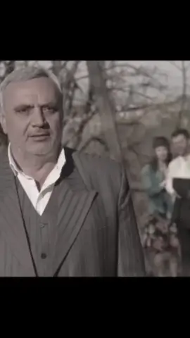 Səndən ayrı gəzən ürək deyil bədən oldu..) #keşfet #soyuqgünəş 