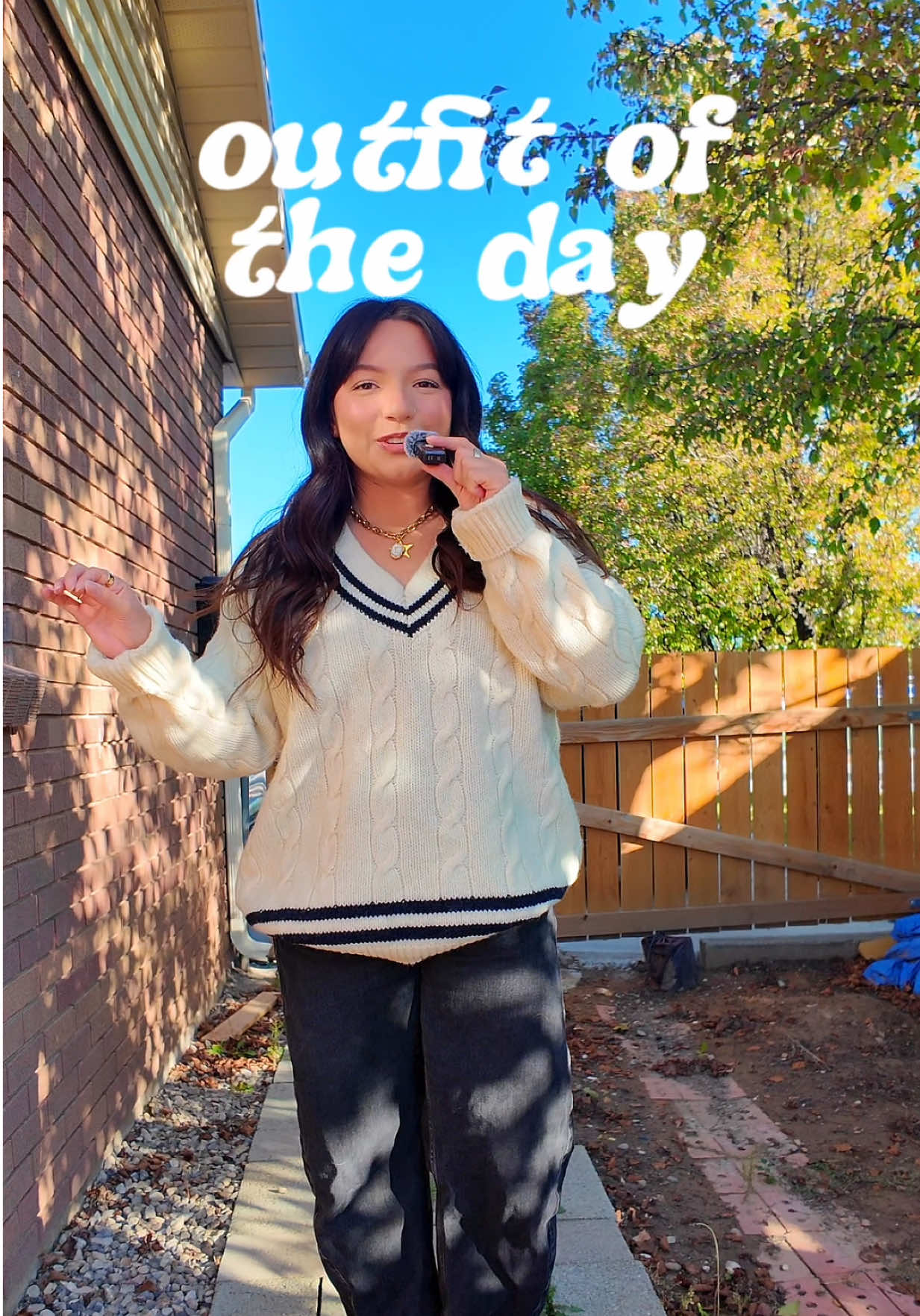 hi hi i’m back with an ootd! thanks again to all the girlies that came on my live yesterday i wanna do another one again soon!!! ootd details: @Brandy Melville @Gap @Dr. Martens #OOTD #fitcheck #outfitoftheday #petitefashion #size8fashion 
